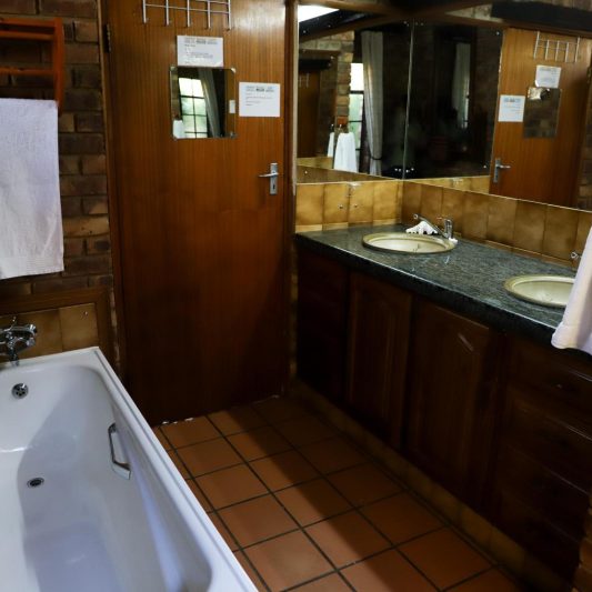 Serengeti Bathroom bath